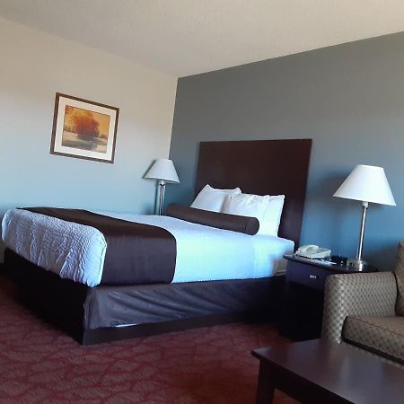 Boarders Inn & Suites By Cobblestone Hotels Superior Exterior photo