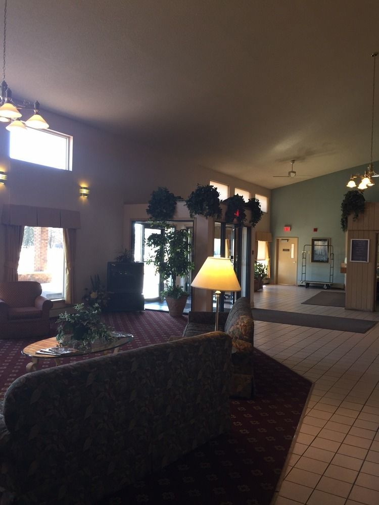 Boarders Inn & Suites By Cobblestone Hotels Superior Exterior photo