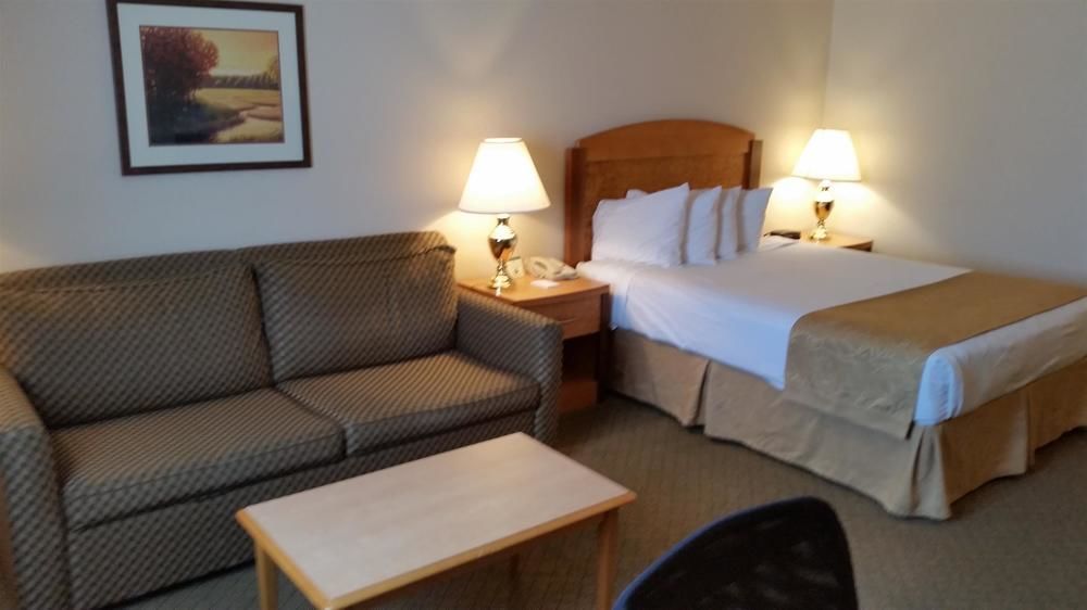 Boarders Inn & Suites By Cobblestone Hotels Superior Exterior photo