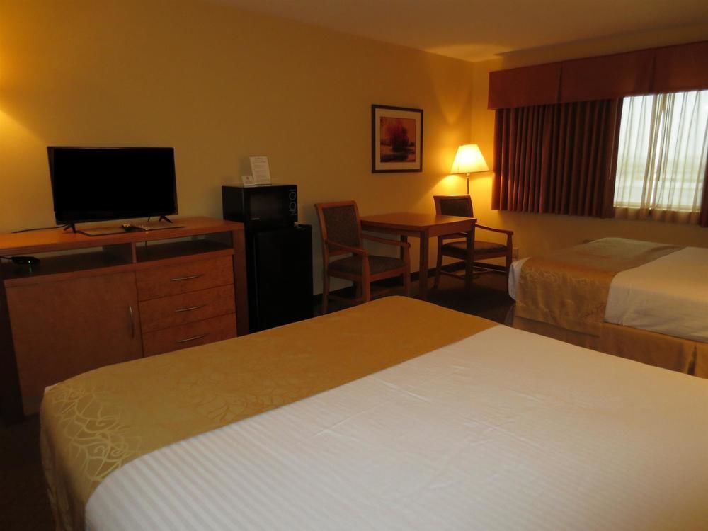Boarders Inn & Suites By Cobblestone Hotels Superior Exterior photo