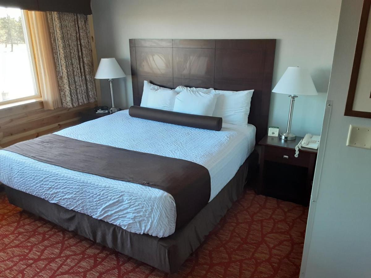 Boarders Inn & Suites By Cobblestone Hotels Superior Exterior photo