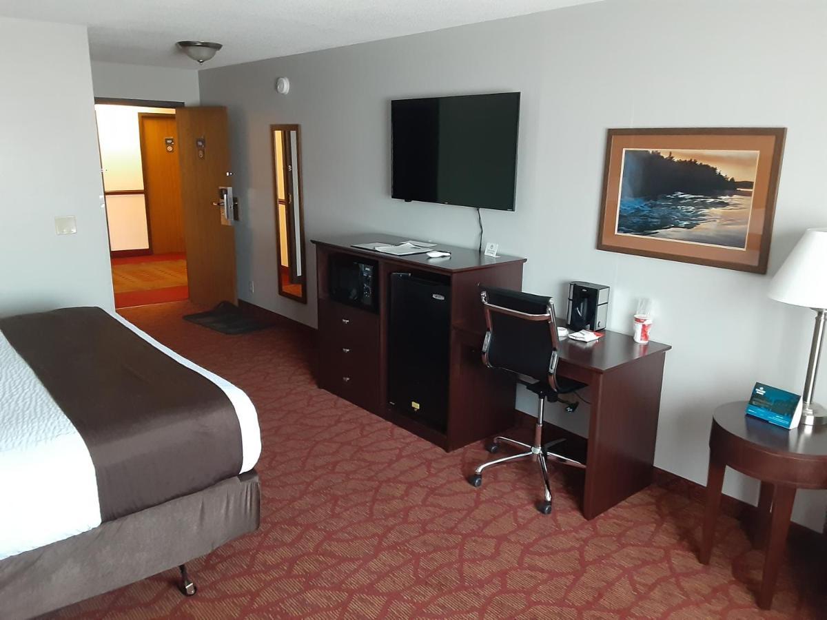 Boarders Inn & Suites By Cobblestone Hotels Superior Exterior photo