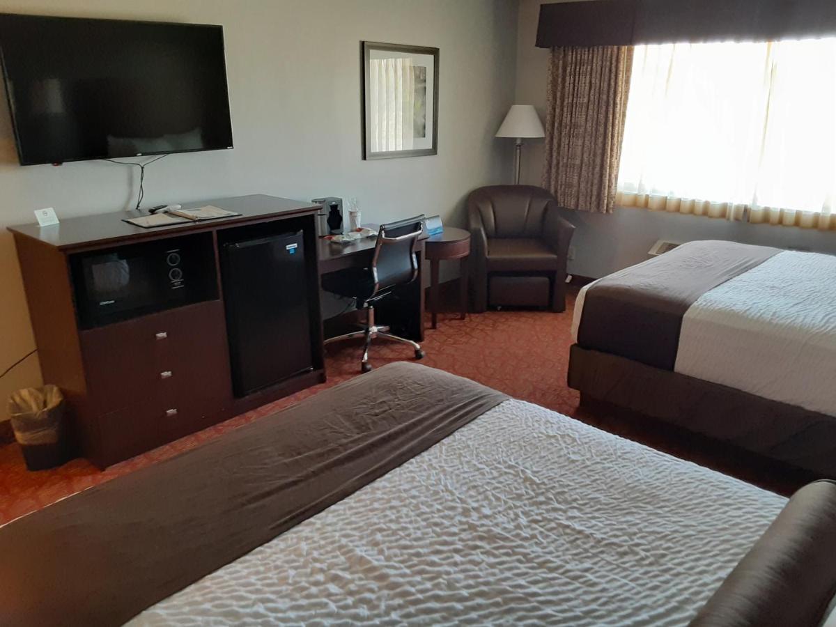 Boarders Inn & Suites By Cobblestone Hotels Superior Exterior photo